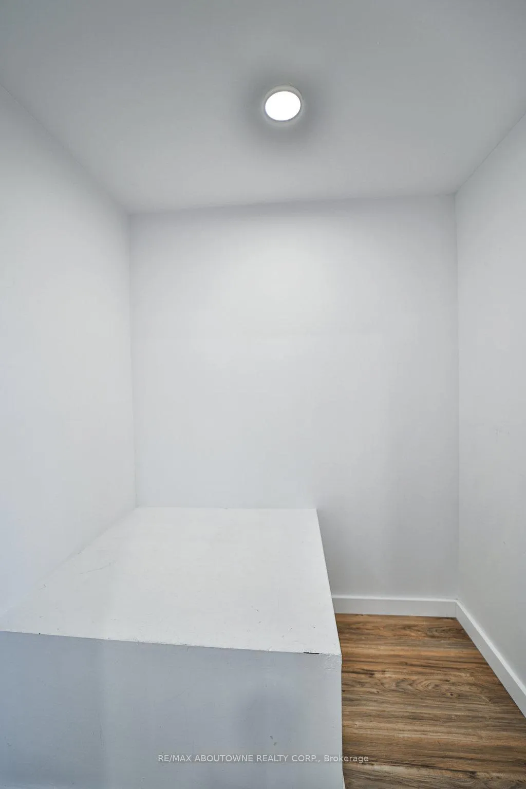 Photo 14 of Unit 4, 403 Keats Way, Waterloo — HOMEH