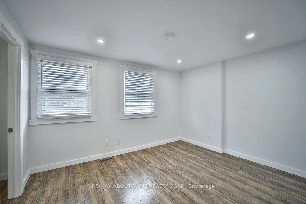 Photo 16 of Unit 4, 403 Keats Way, Waterloo — HOMEH