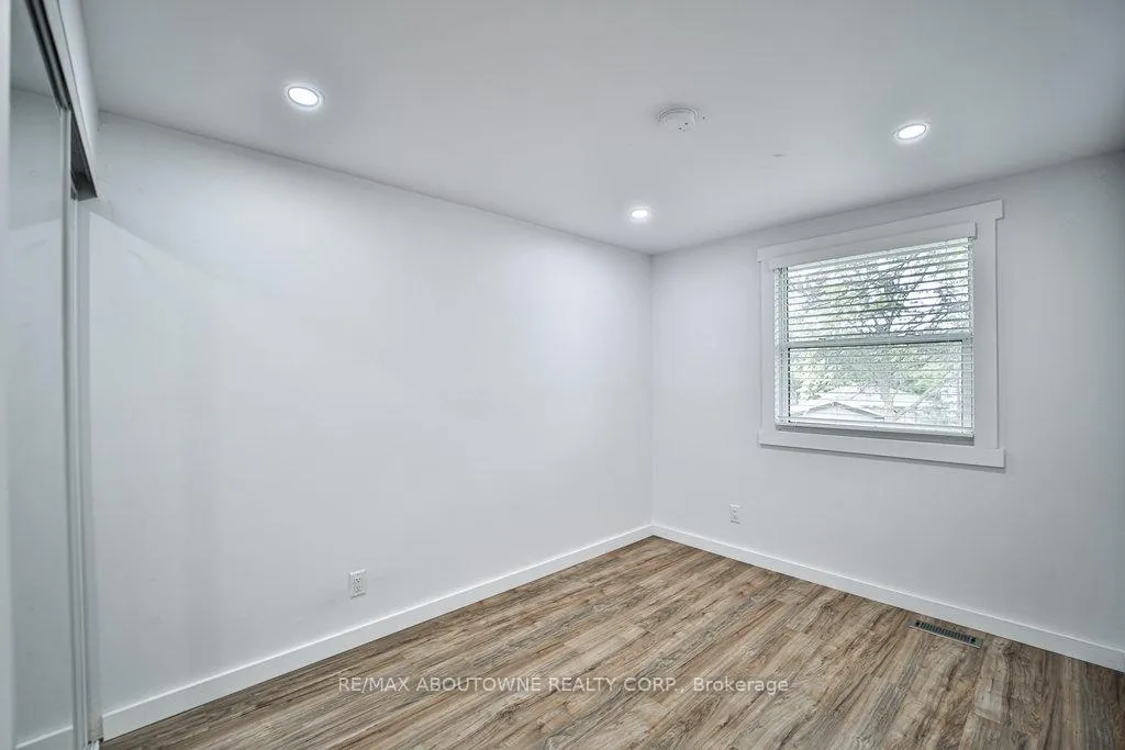Photo 20 of Unit 4, 403 Keats Way, Waterloo — HOMEH