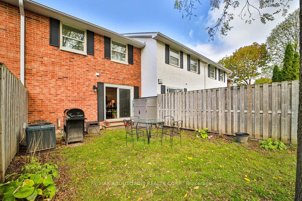 Photo 29 of Unit 4, 403 Keats Way, Waterloo — HOMEH