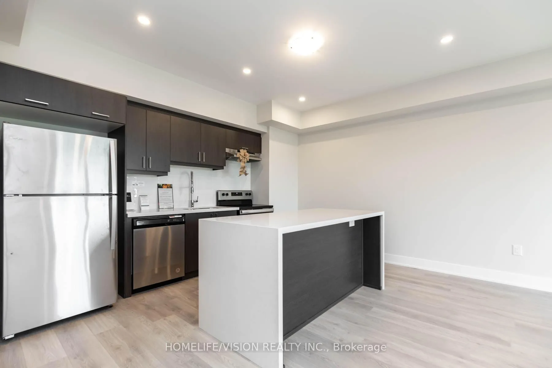 Photo 6 of Unit 312, 1 Chef Lane, Barrie, Rural Barrie Southeast — HOMEH