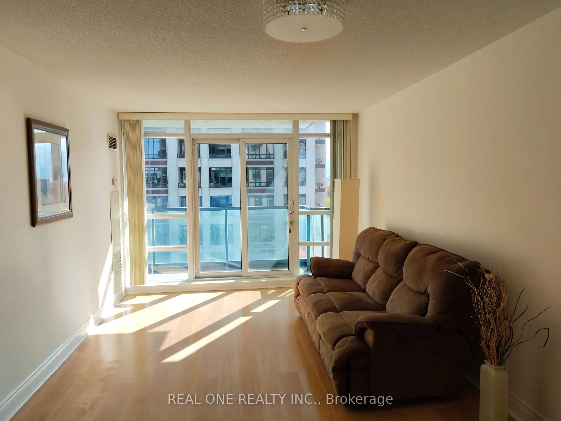 Photo 2 of Unit 703, 75 South Town Centre Boulevard, Markham, Unionville — HOMEH