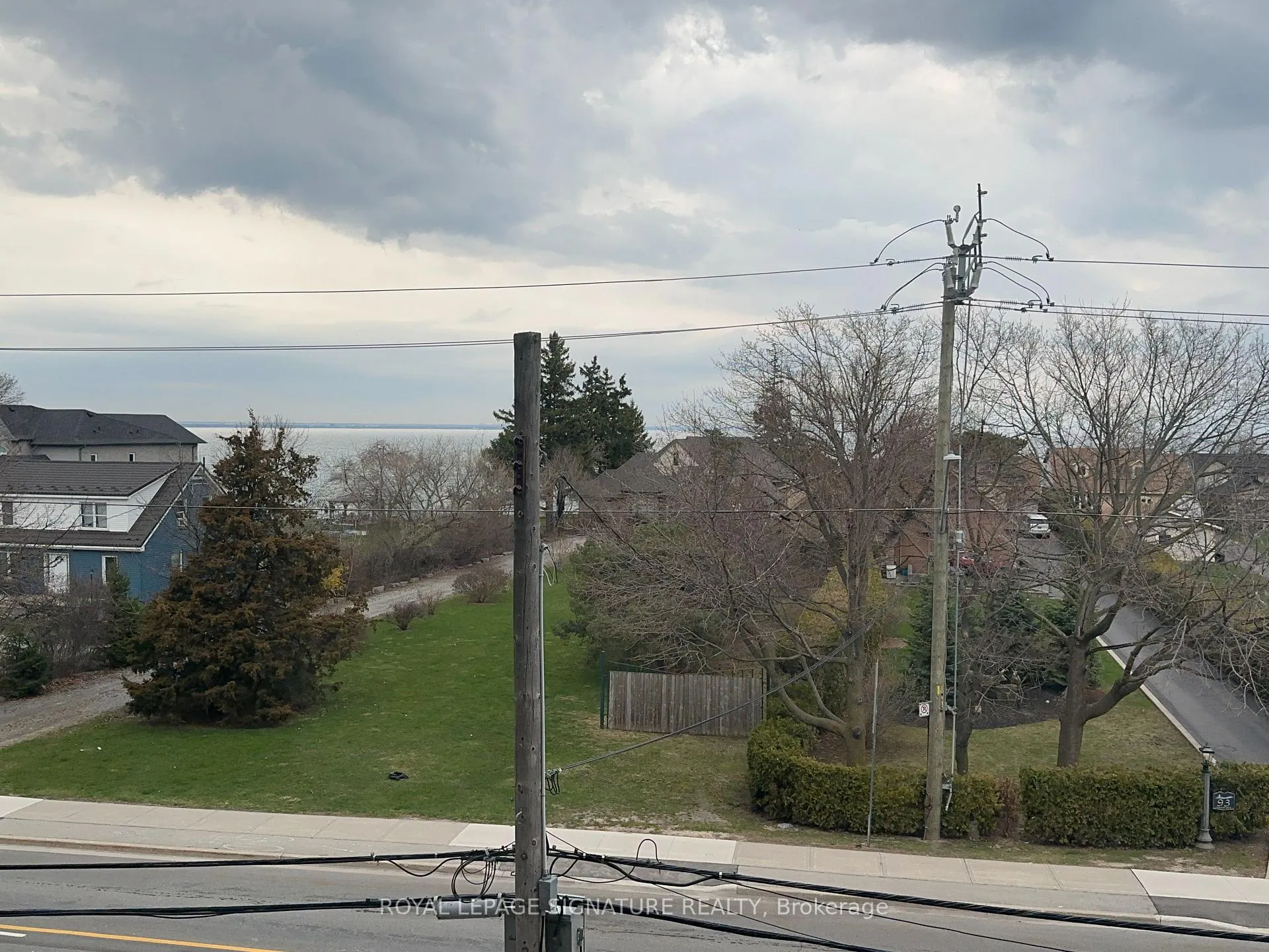 Photo 16 of Unit 316, 600 N Service Road, Hamilton, Stoney Creek — HOMEH