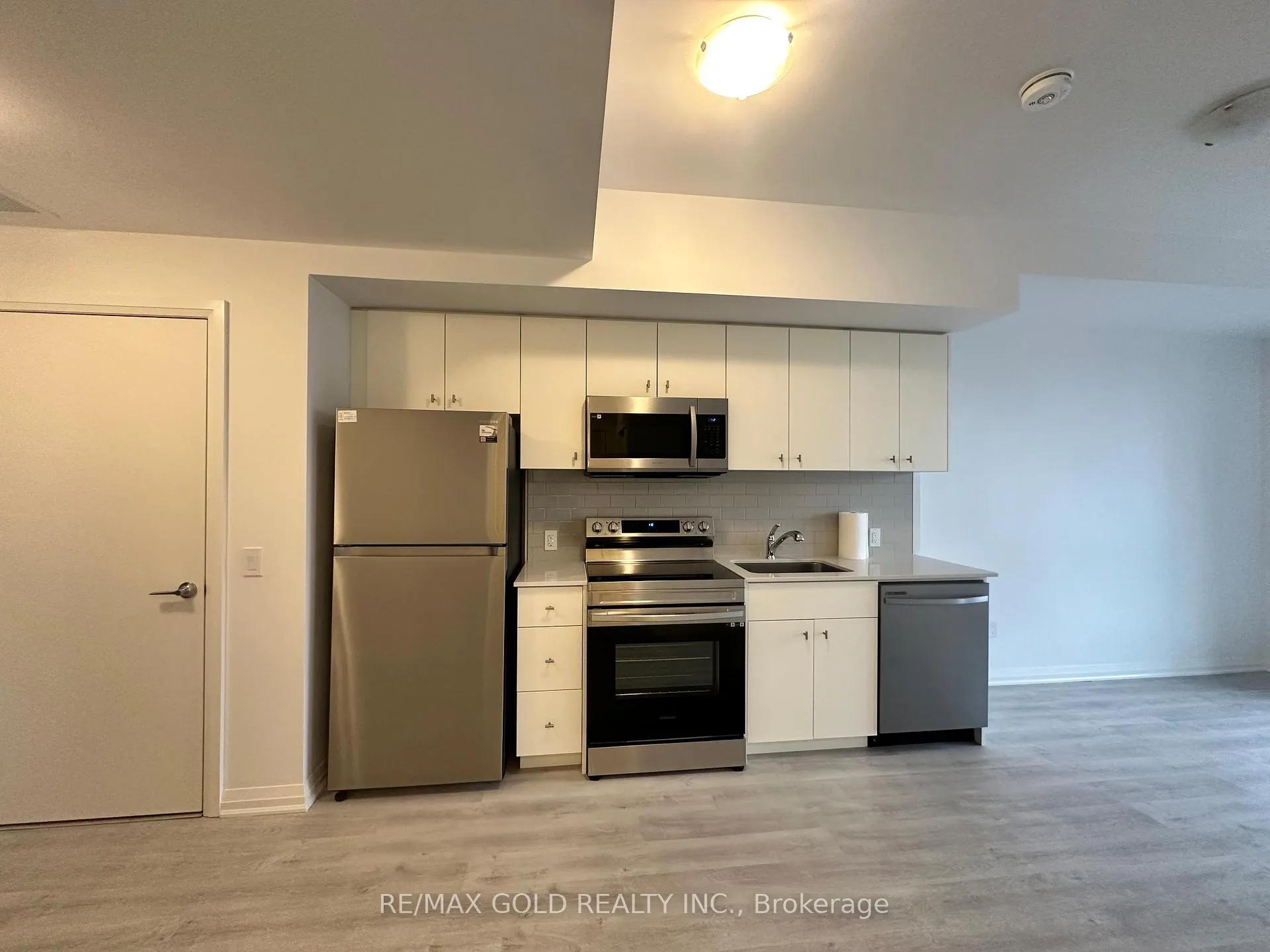 Photo 2 of Unit 202, 101 Golden Eagle Road, Waterloo — HOMEH