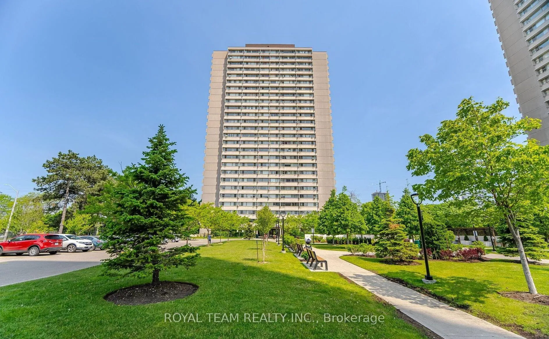 Front of Unit 201, 735 Don Mills Road