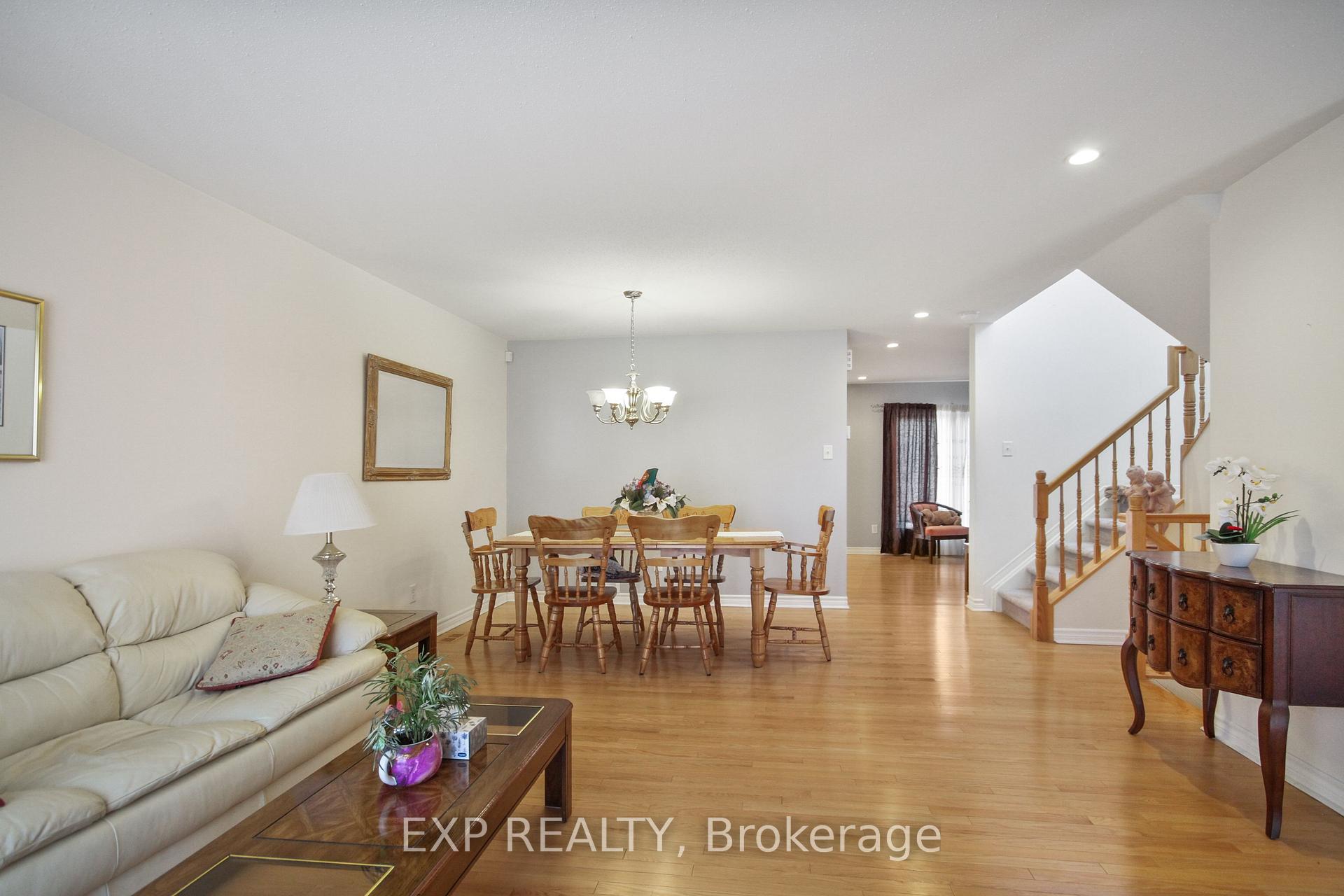 Photo 4 of 618 Beatrice Drive, Ottawa, Barrhaven - Strandherd — HOMEH