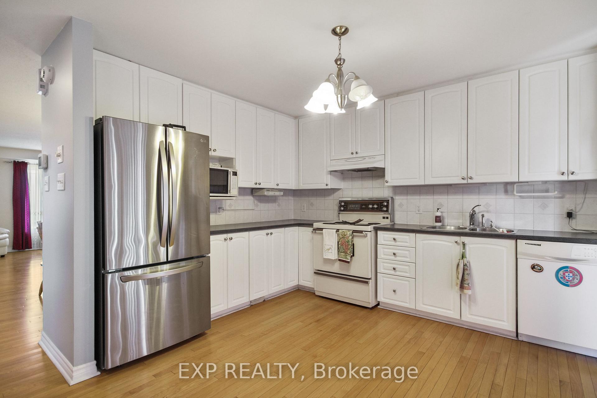Photo 6 of 618 Beatrice Drive, Ottawa, Barrhaven - Strandherd — HOMEH