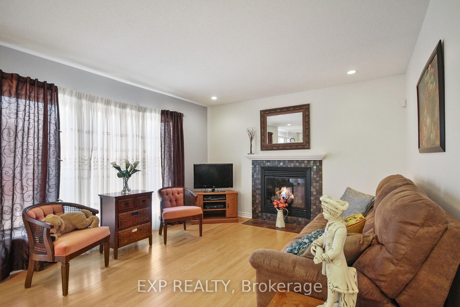 Photo 10 of 618 Beatrice Drive, Ottawa, Barrhaven - Strandherd — HOMEH