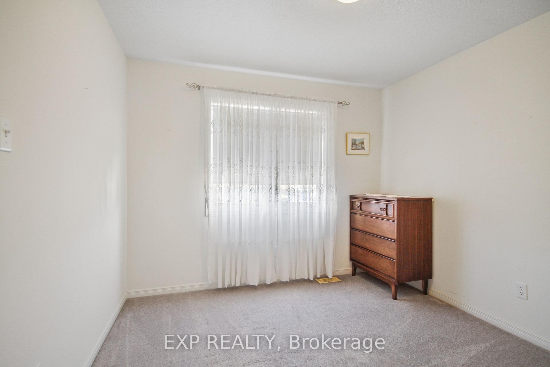 Photo 16 of 618 Beatrice Drive, Ottawa, Barrhaven - Strandherd — HOMEH
