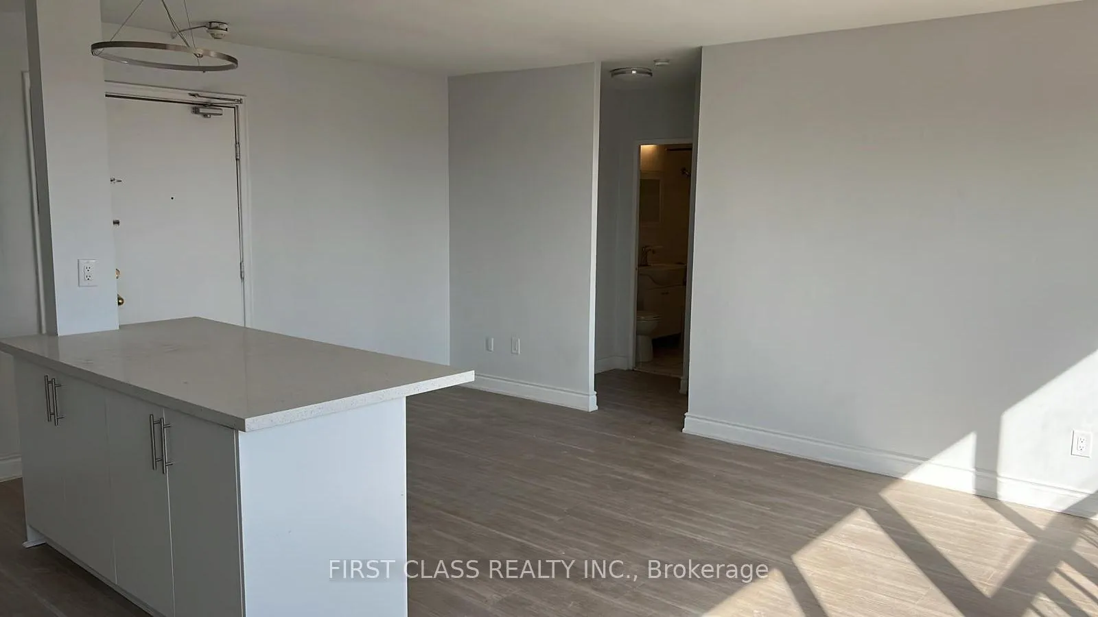 Photo 4 of Unit 110, 896 Eglinton Avenue E, Toronto, Leaside — HOMEH