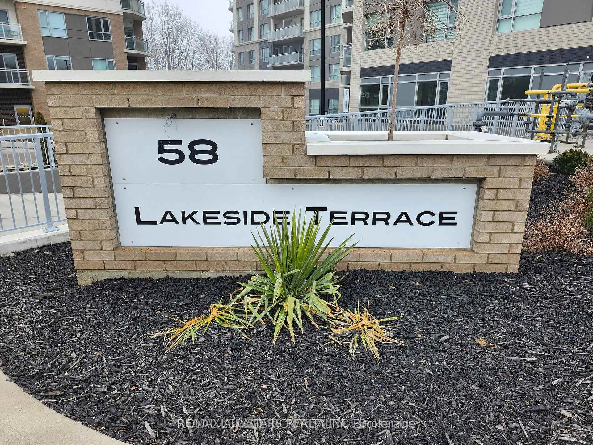 Front of Unit 601, 58 Lakeside Terrace