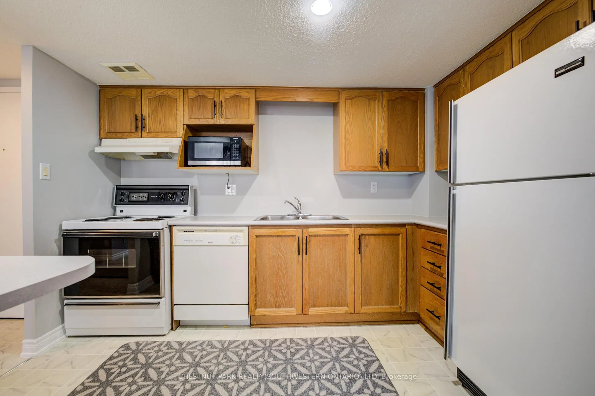 Photo 4 of Unit 507, 260 Sheldon Avenue N, Kitchener — HOMEH