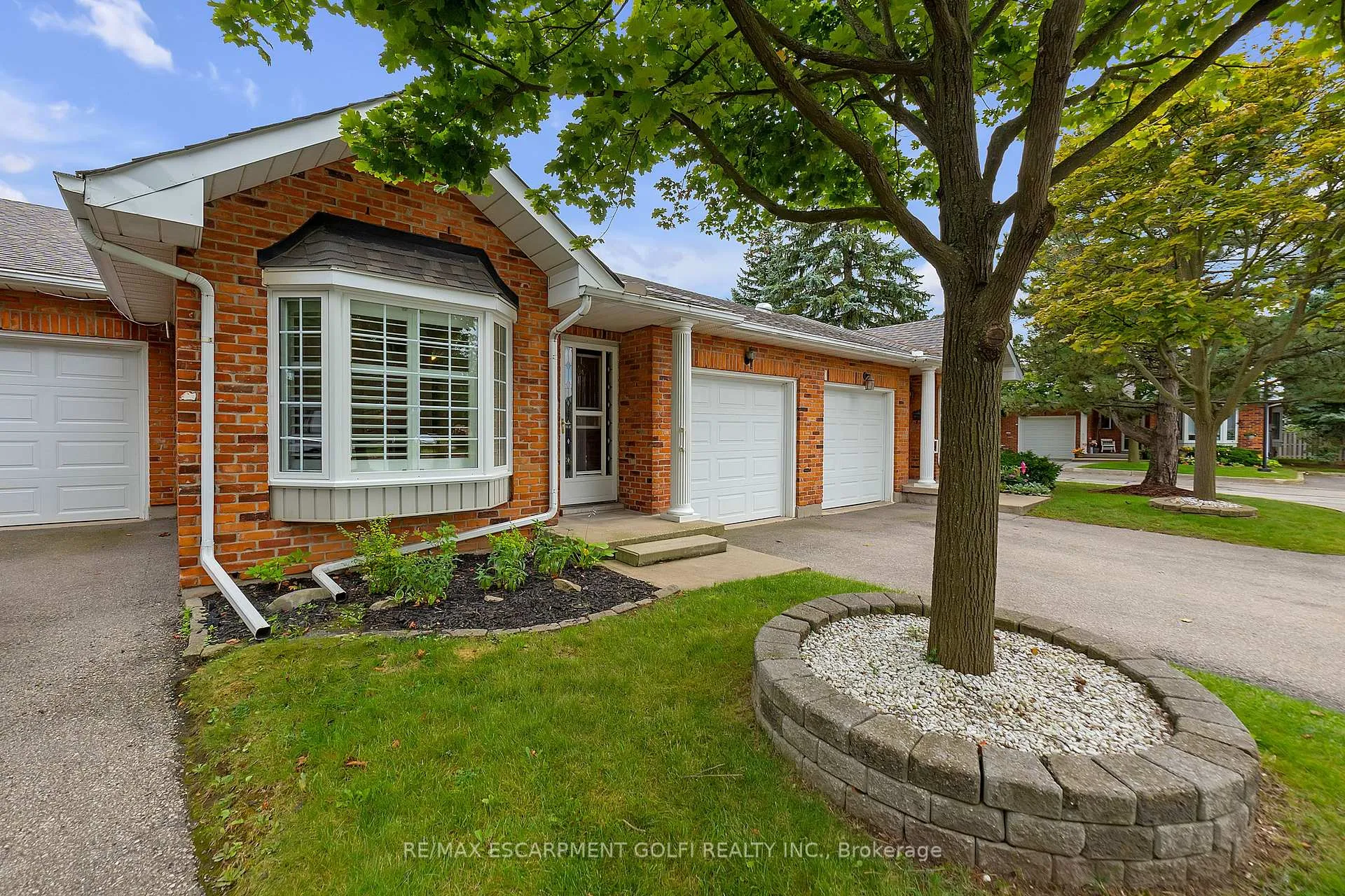 Photo 2 of Unit 24, 20 Meadowlands Boulevard, Hamilton, Meadowlands — HOMEH