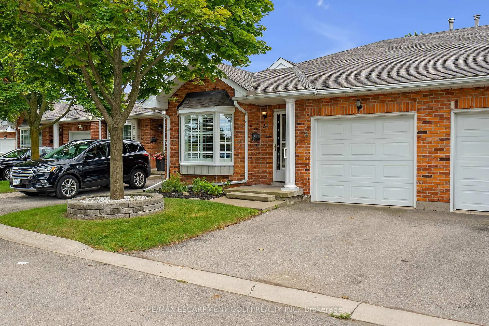 Photo 3 of Unit 24, 20 Meadowlands Boulevard, Hamilton, Meadowlands — HOMEH