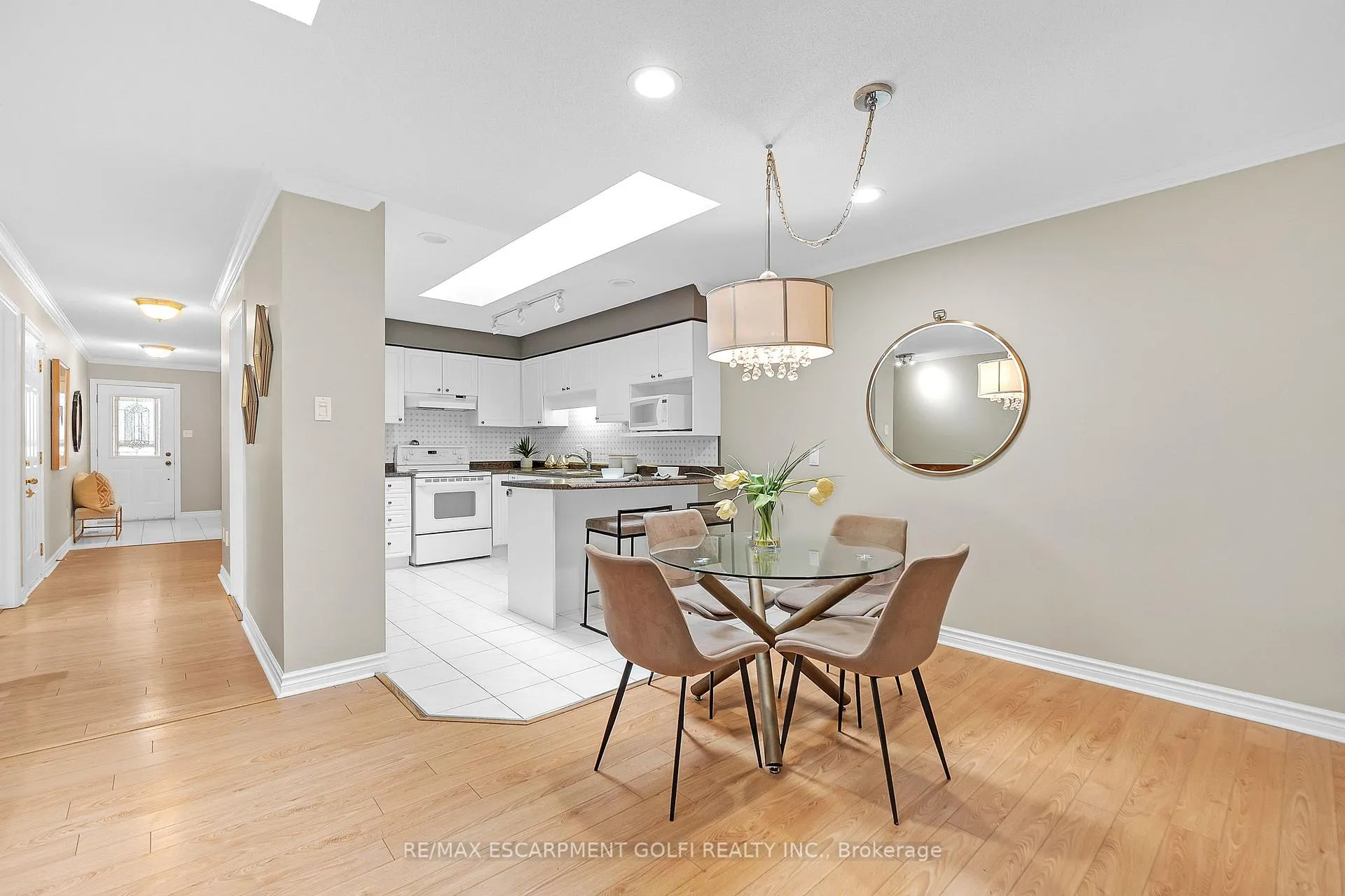 Photo 7 of Unit 24, 20 Meadowlands Boulevard, Hamilton, Meadowlands — HOMEH