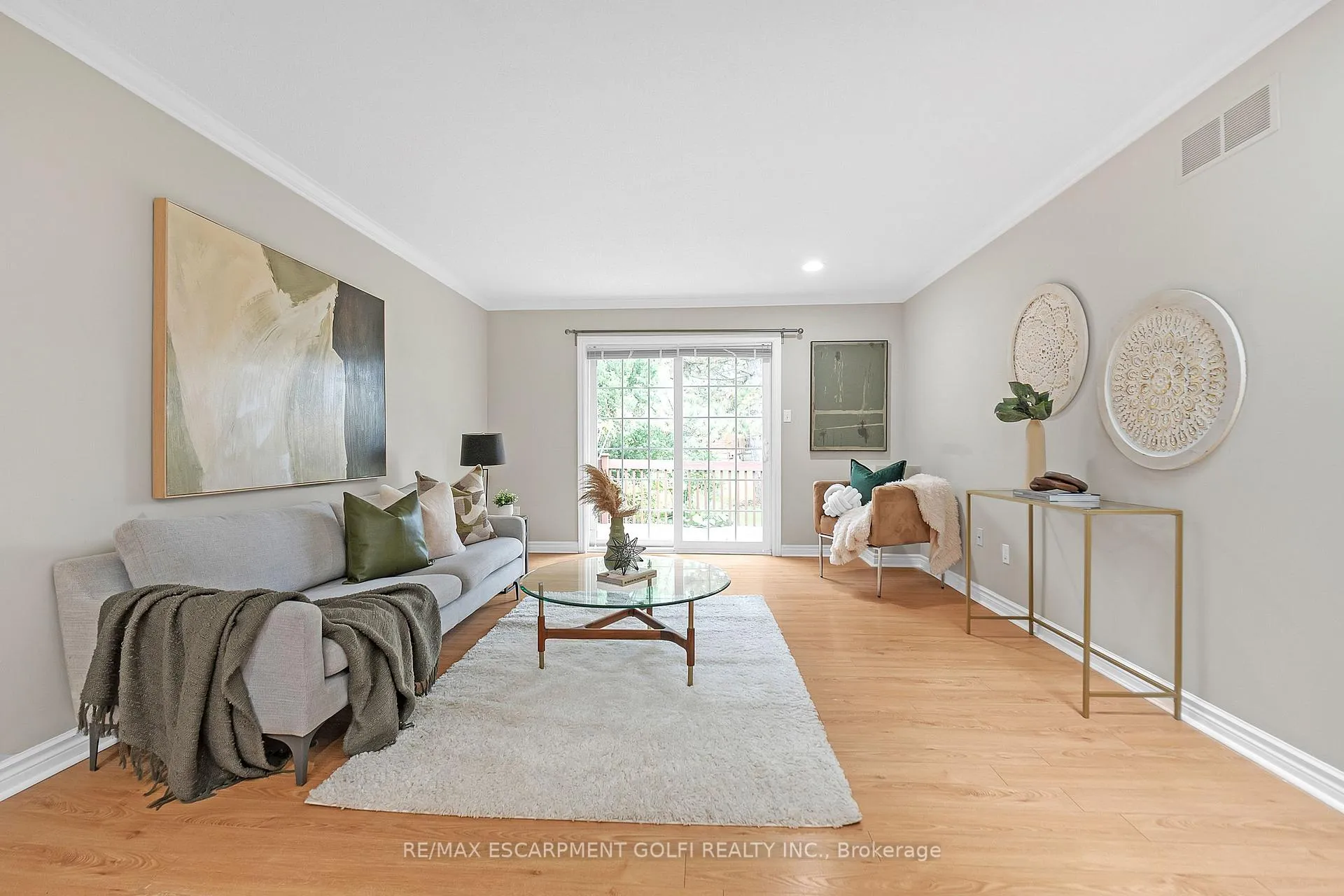 Photo 10 of Unit 24, 20 Meadowlands Boulevard, Hamilton, Meadowlands — HOMEH