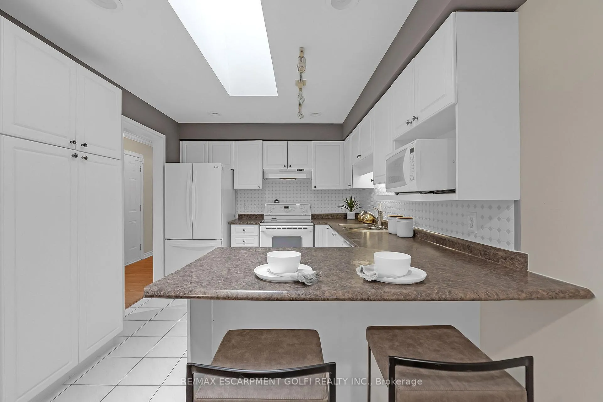 Photo 13 of Unit 24, 20 Meadowlands Boulevard, Hamilton, Meadowlands — HOMEH