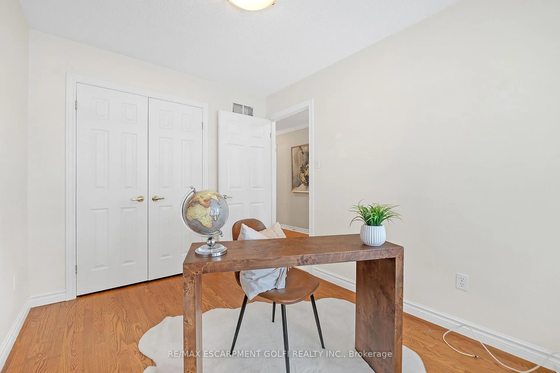 Photo 20 of Unit 24, 20 Meadowlands Boulevard, Hamilton, Meadowlands — HOMEH