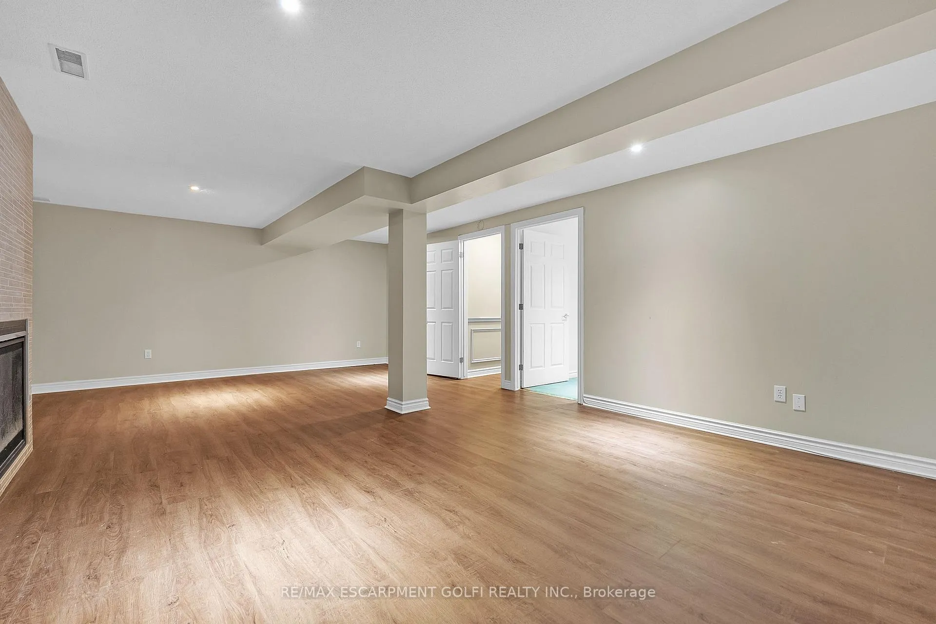 Photo 25 of Unit 24, 20 Meadowlands Boulevard, Hamilton, Meadowlands — HOMEH