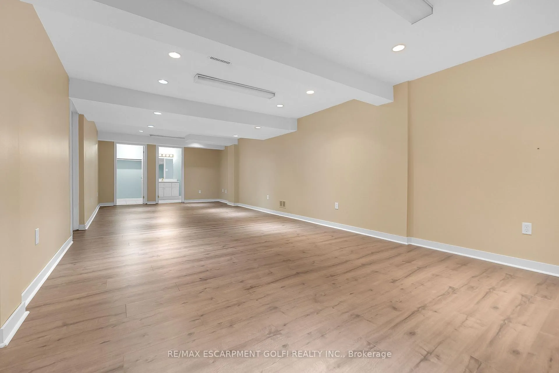 Photo 26 of Unit 24, 20 Meadowlands Boulevard, Hamilton, Meadowlands — HOMEH