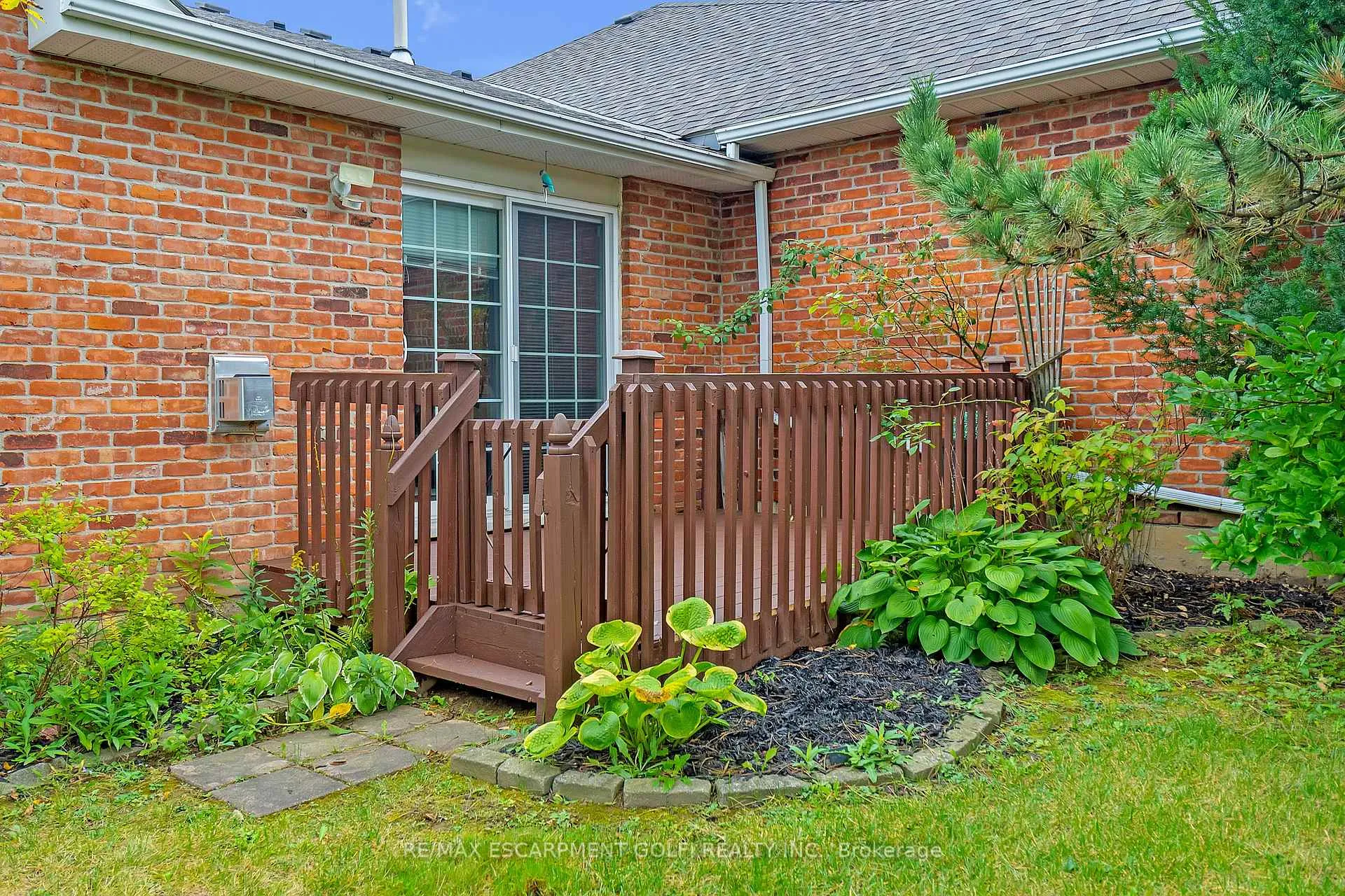 Photo 33 of Unit 24, 20 Meadowlands Boulevard, Hamilton, Meadowlands — HOMEH