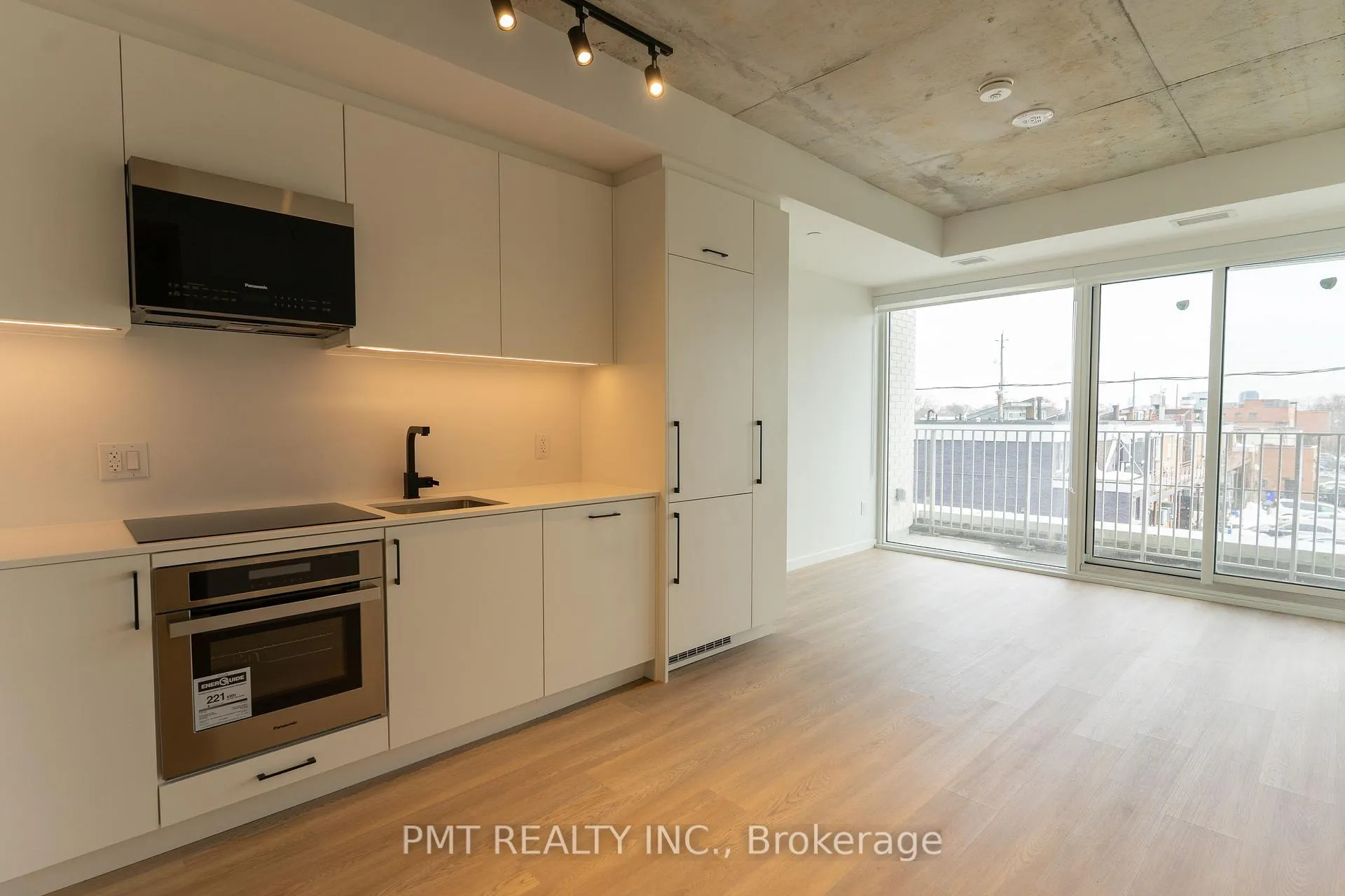 Photo 2 of Unit 225, 689 The Queensway, Etobicoke, Stonegate-Queensway — HOMEH