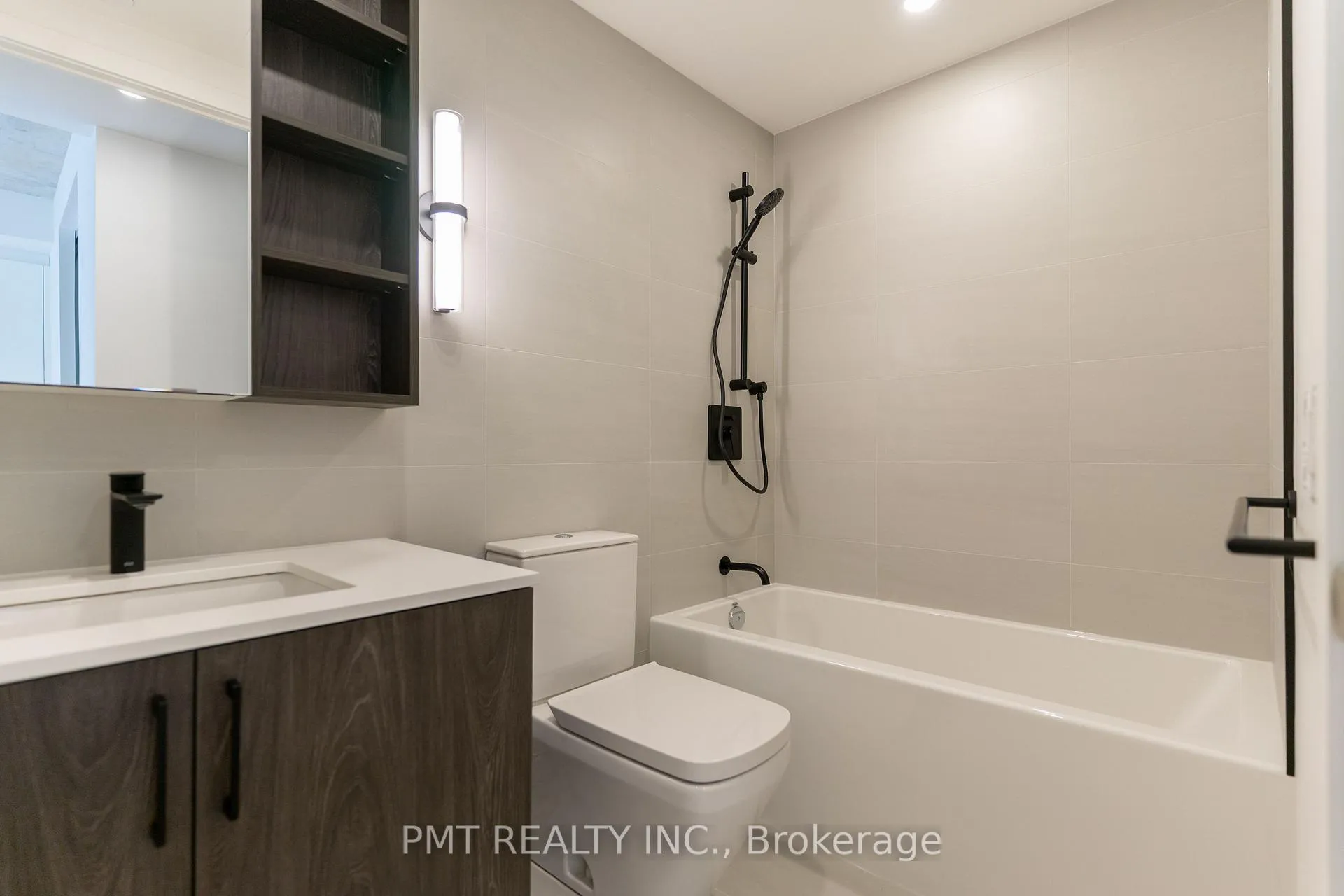 Photo 13 of Unit 225, 689 The Queensway, Etobicoke, Stonegate-Queensway — HOMEH