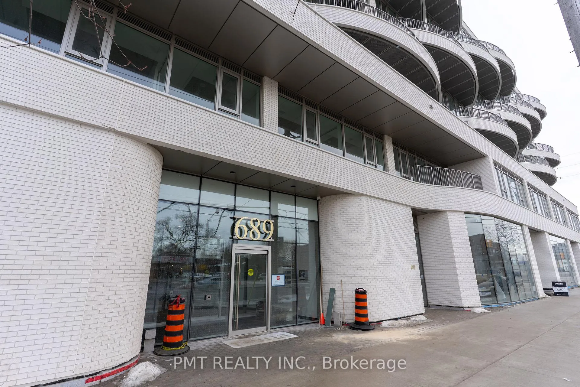 Photo 17 of Unit 225, 689 The Queensway, Etobicoke, Stonegate-Queensway — HOMEH