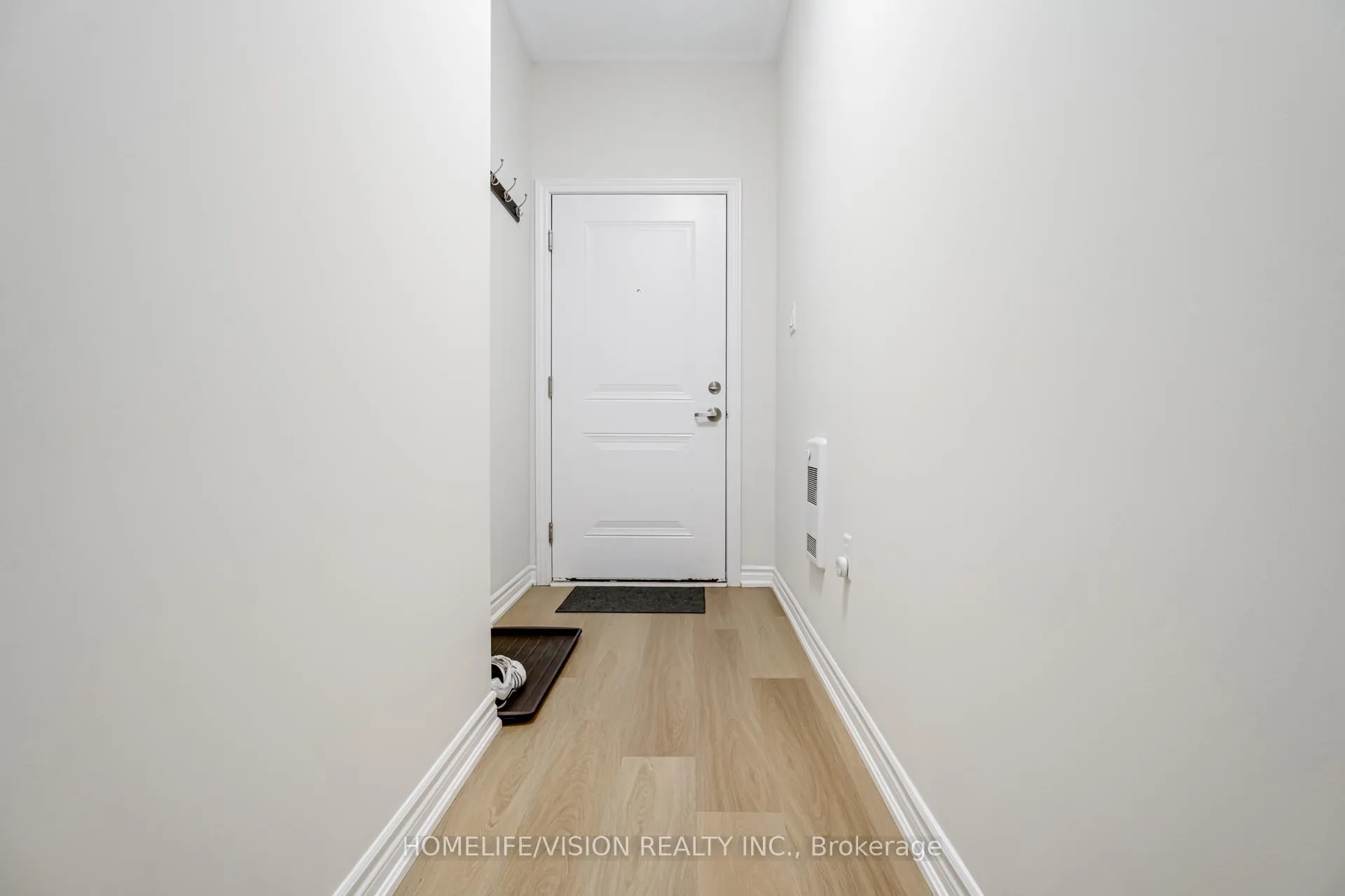 Photo 5 of Unit 3, 480 Beresford Path, Oshawa, Central — HOMEH