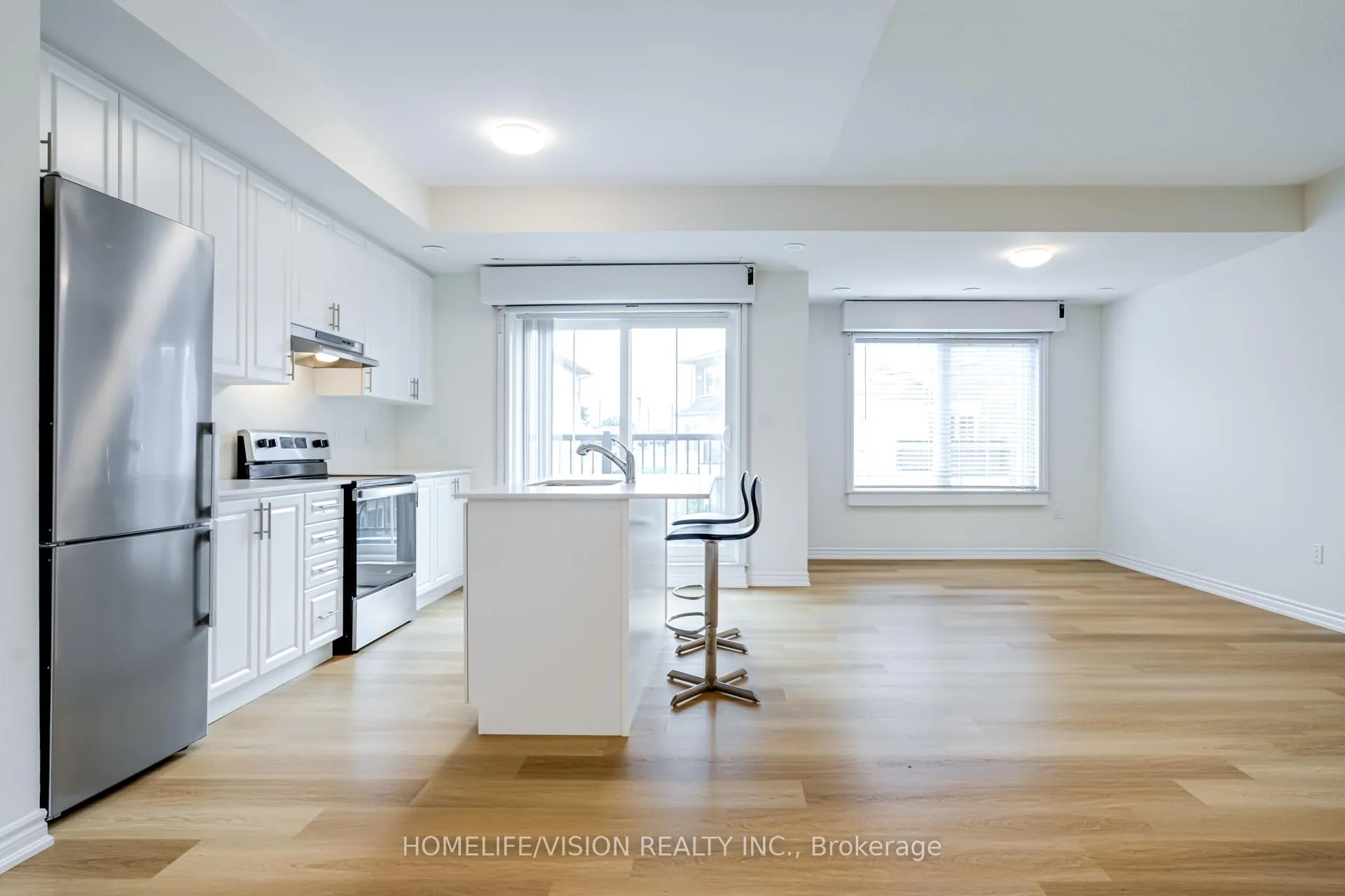 Photo 8 of Unit 3, 480 Beresford Path, Oshawa, Central — HOMEH