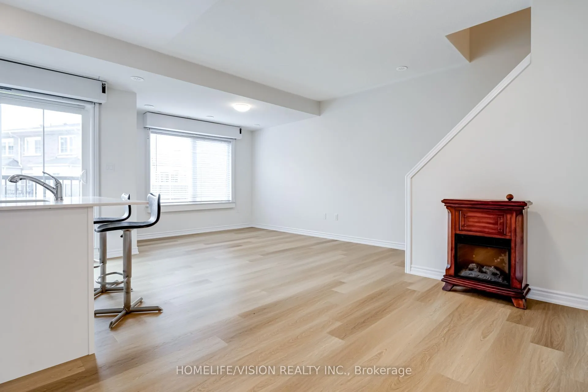 Photo 9 of Unit 3, 480 Beresford Path, Oshawa, Central — HOMEH