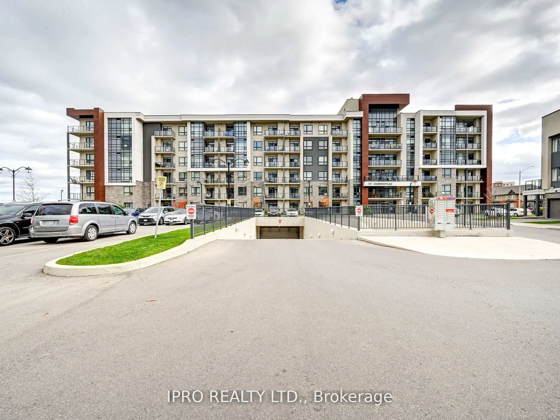 Photo 2 of Unit 436, 101 Shoreview Place, Hamilton, Stoney Creek — HOMEH
