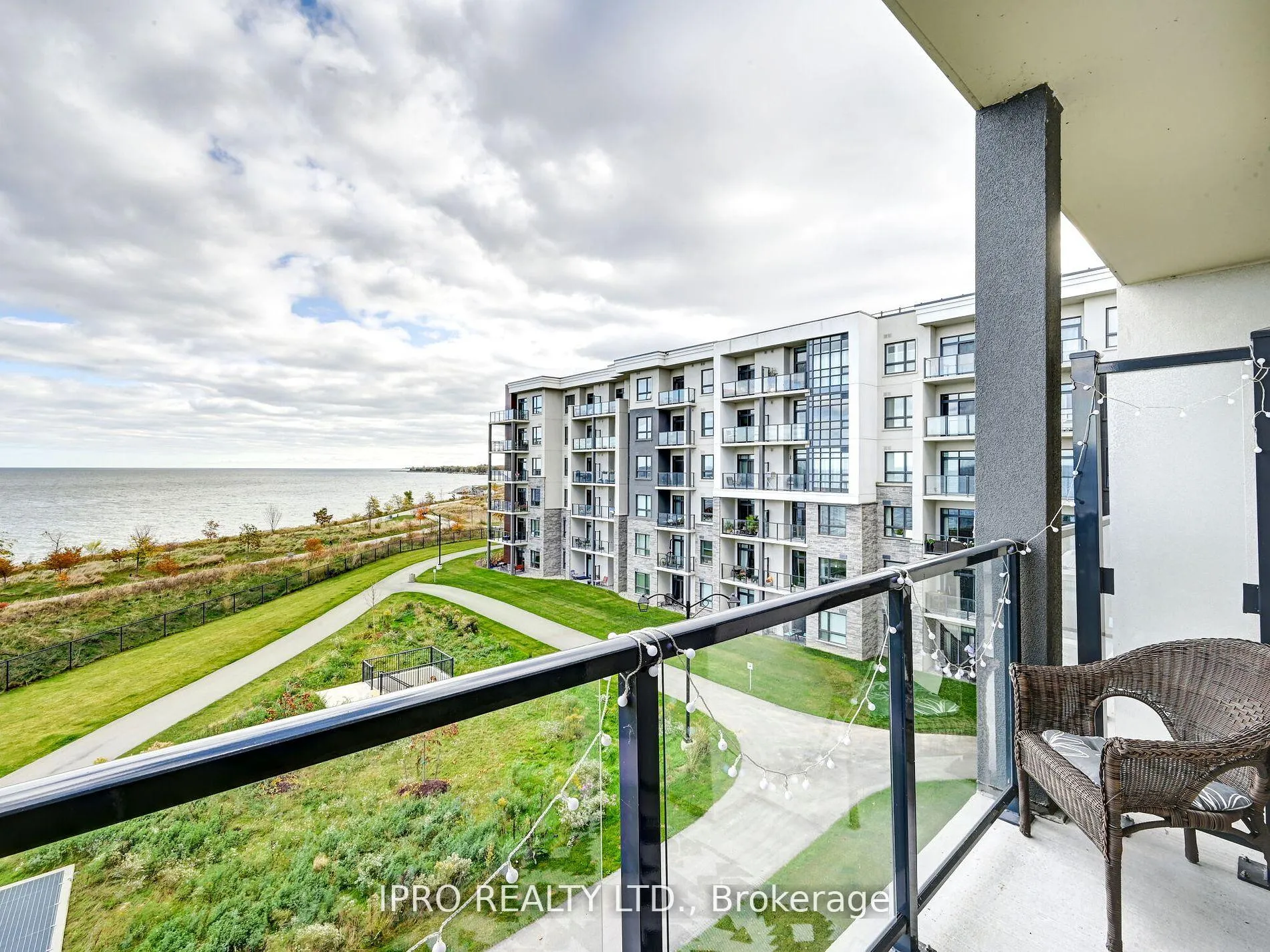 Photo 8 of Unit 436, 101 Shoreview Place, Hamilton, Stoney Creek — HOMEH