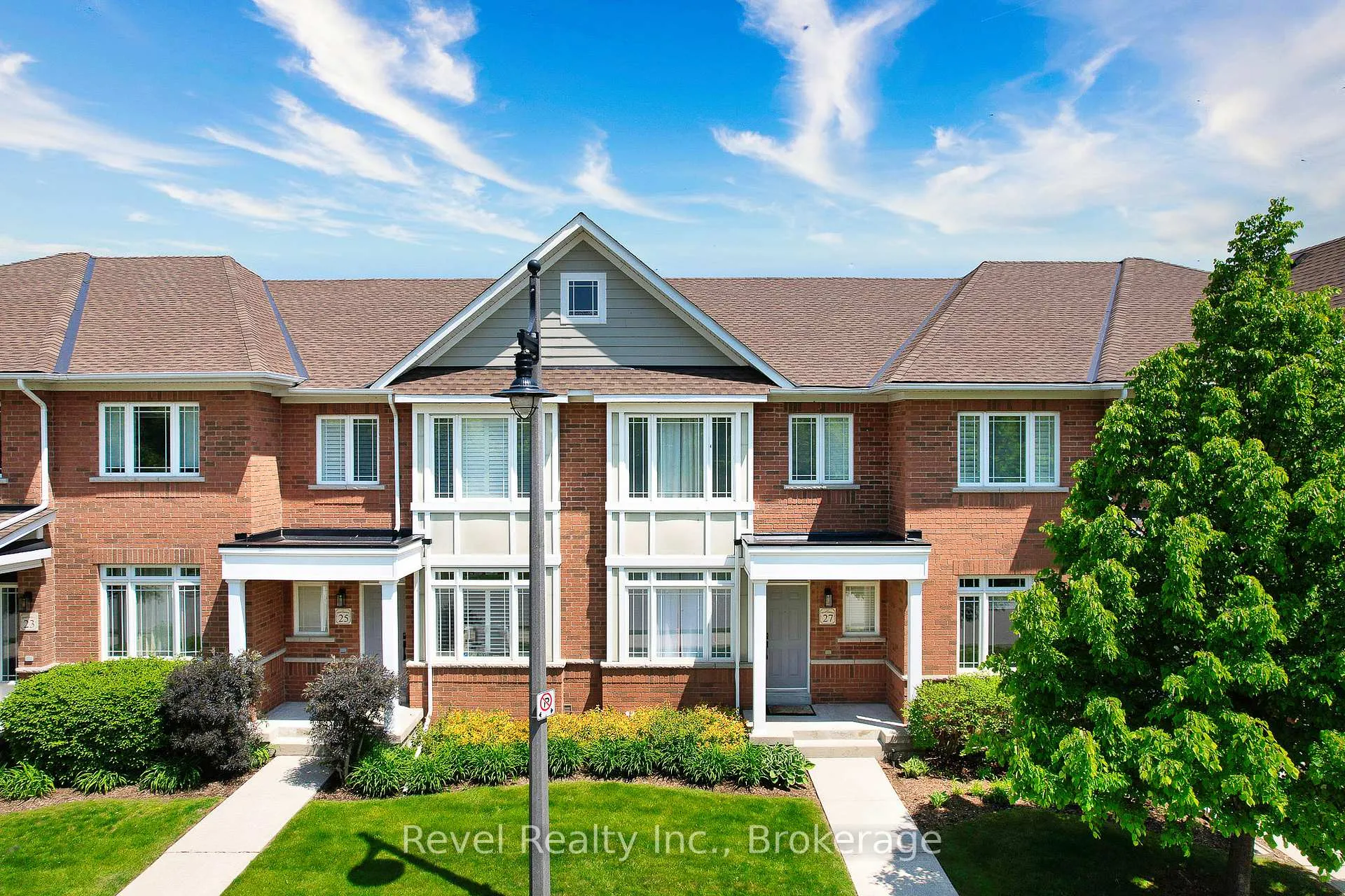 Front of 25 North Maple Street