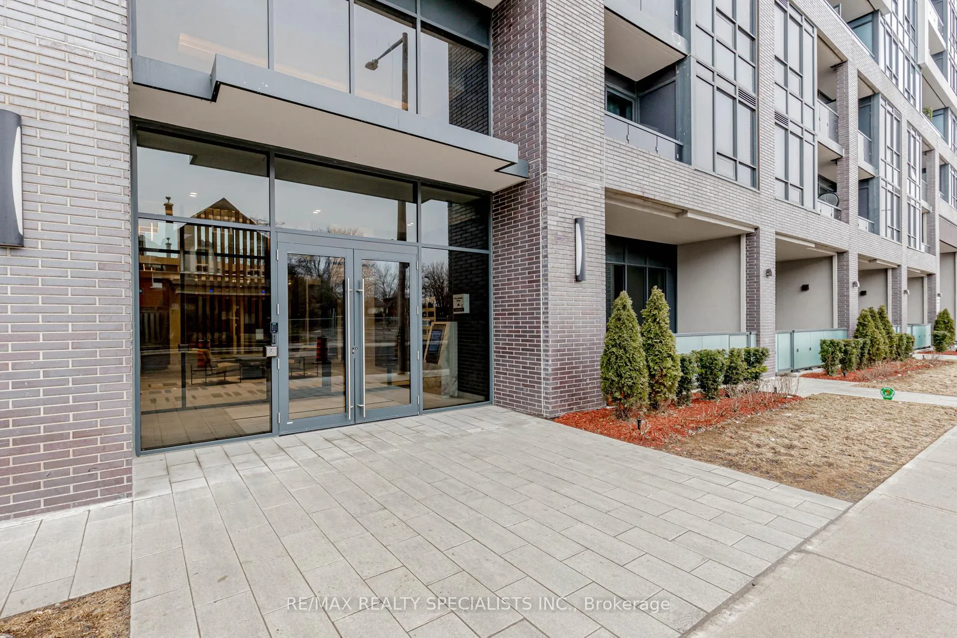 Photo 3 of Unit 105, 415 Main Street W, Hamilton, Kirkendall — HOMEH