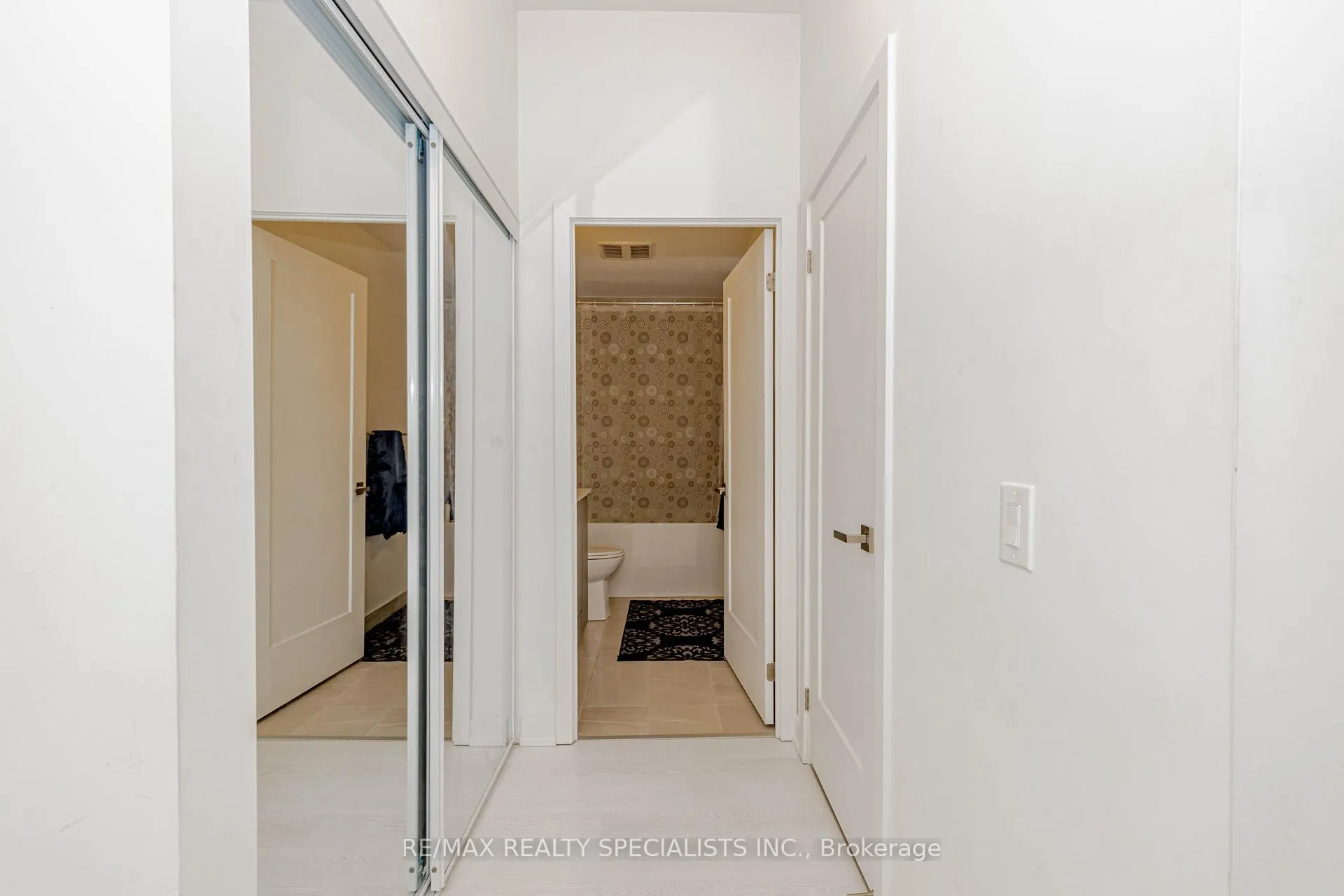 Photo 26 of Unit 105, 415 Main Street W, Hamilton, Kirkendall — HOMEH