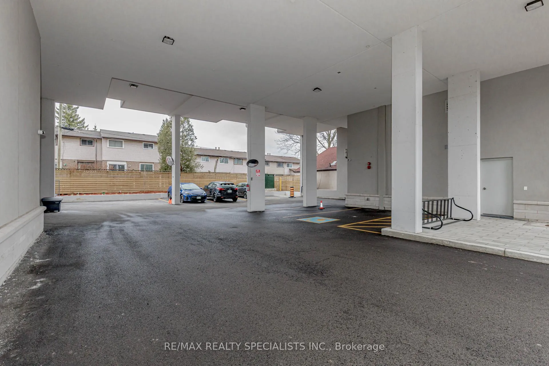 Photo 32 of Unit 105, 415 Main Street W, Hamilton, Kirkendall — HOMEH
