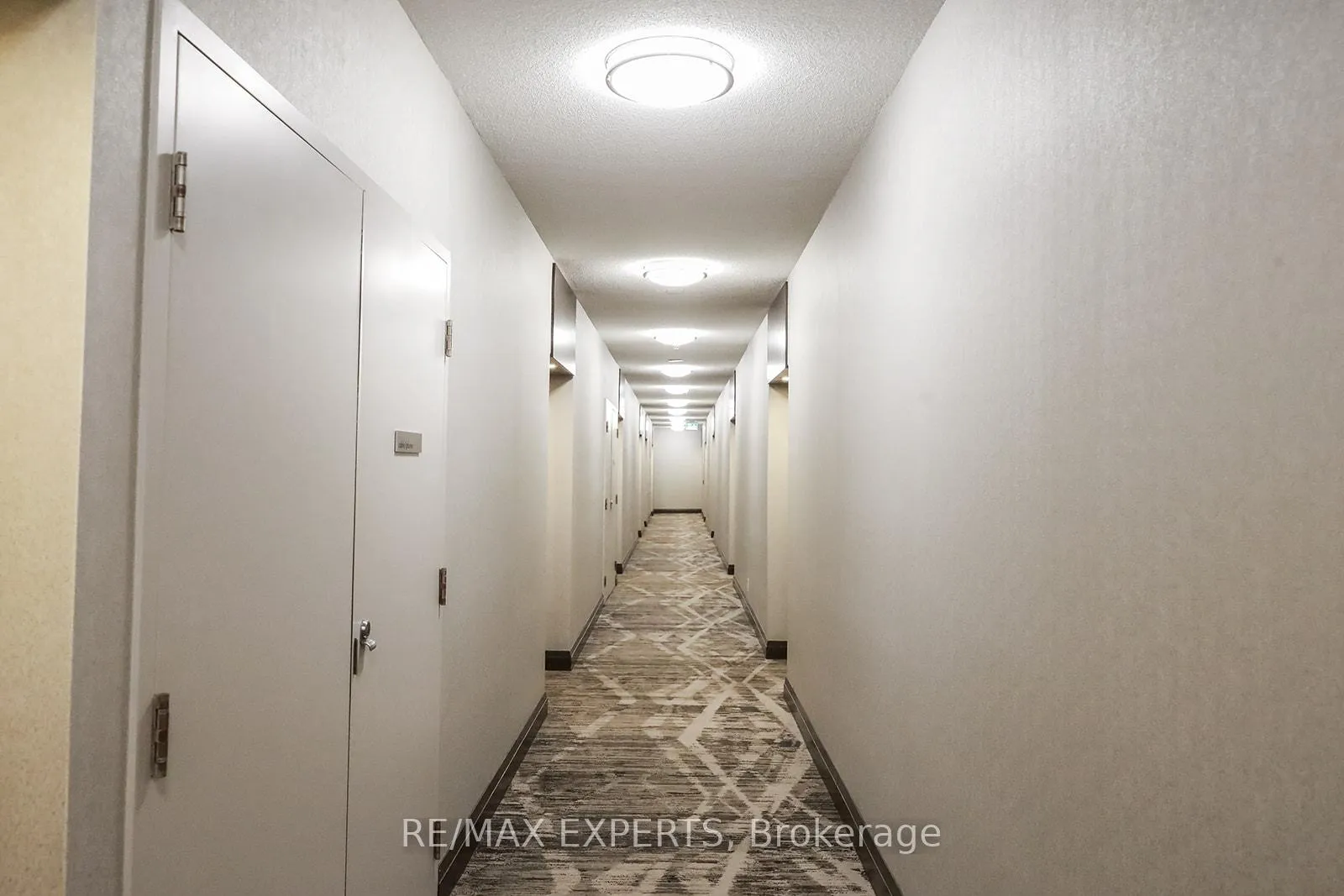 Photo 8 of Unit 921, 30 Clegg Road N, Markham, Unionville — HOMEH