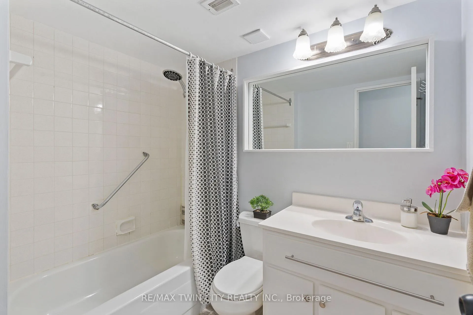 Photo 30 of 225 Harvard Place, Waterloo, Lincoln Heights — HOMEH