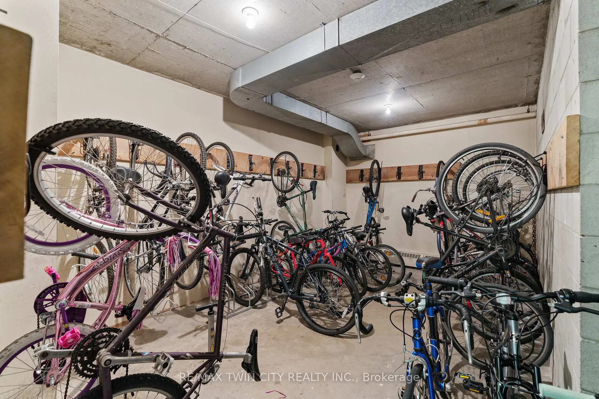Photo 46 of 225 Harvard Place, Waterloo, Lincoln Heights — HOMEH