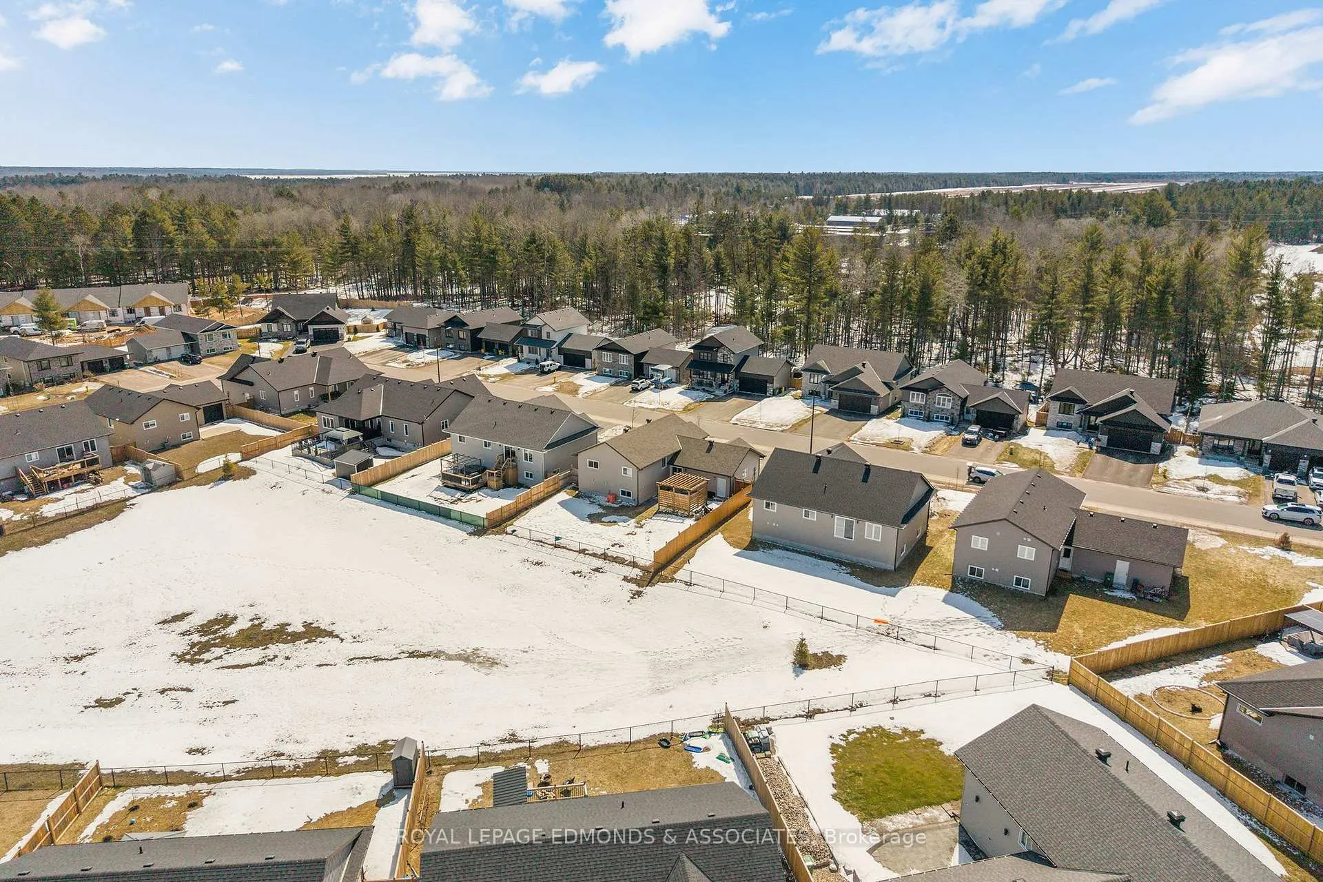 Photo 43 of 142 Chad Street, Petawawa — HOMEH