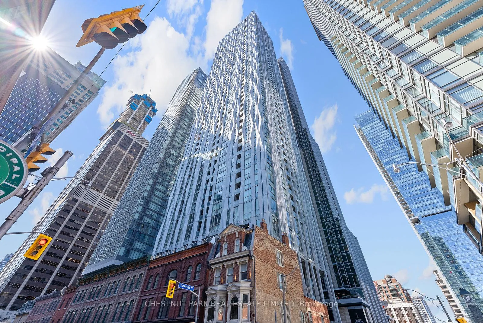 Front of Unit 3703, 1 Yorkville Avenue