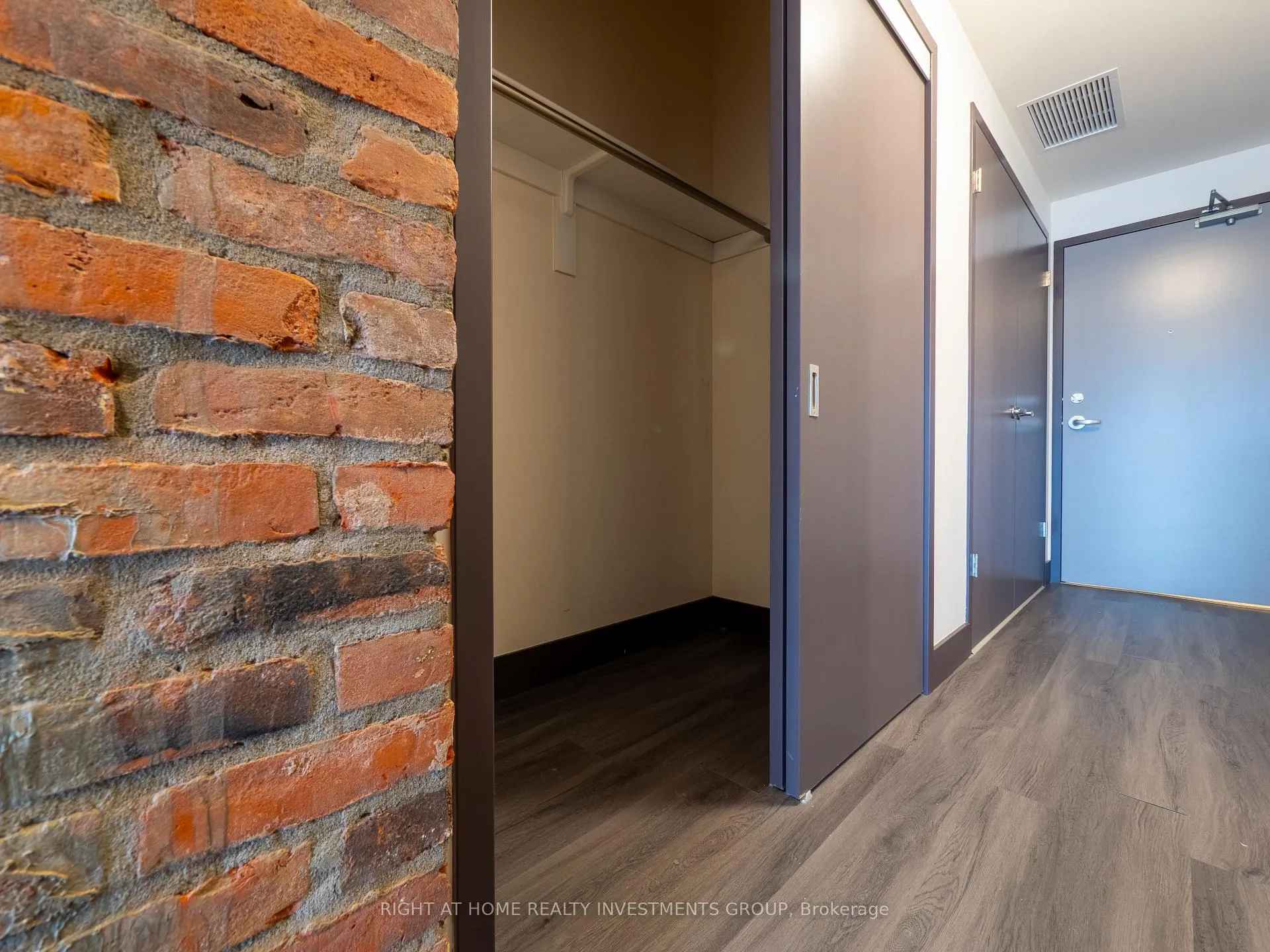 Photo 4 of Unit 302, 121 King Street E, Hamilton, Beasley — HOMEH