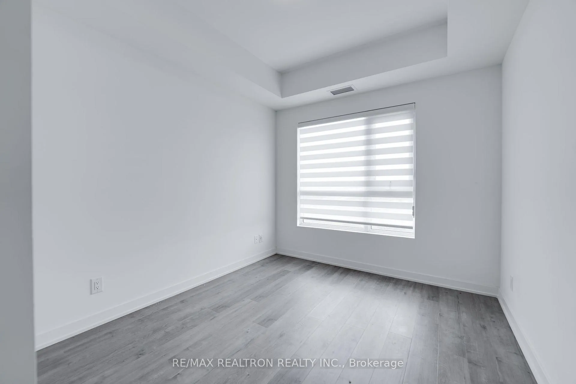 Photo 9 of Unit 913, 56 Lakeside Terrace, Barrie, Little Lake — HOMEH