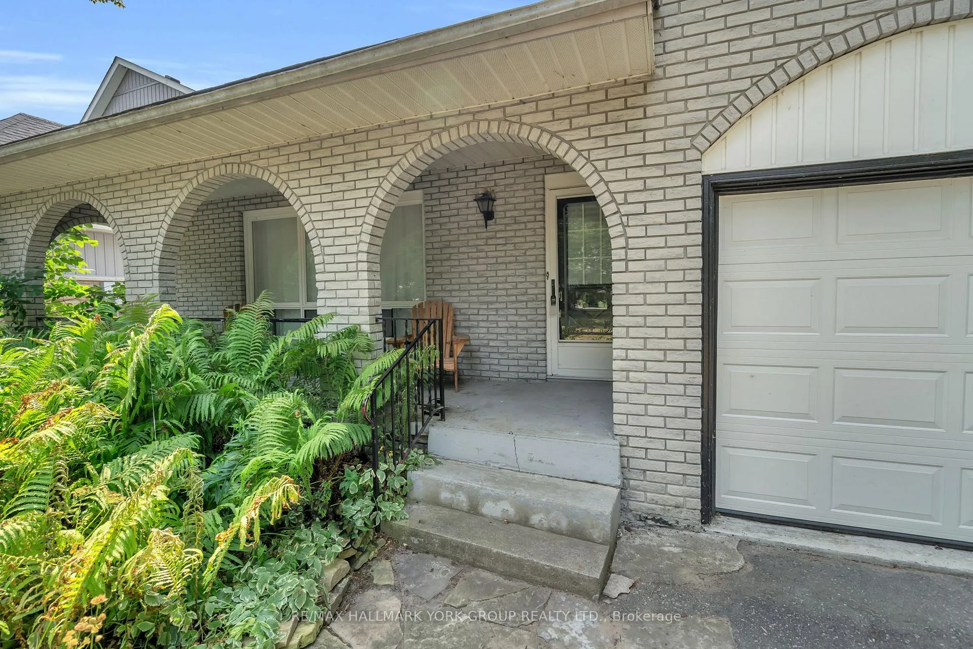 Photo 8 of 96 Riverview Beach Road, Georgina, Pefferlaw — HOMEH