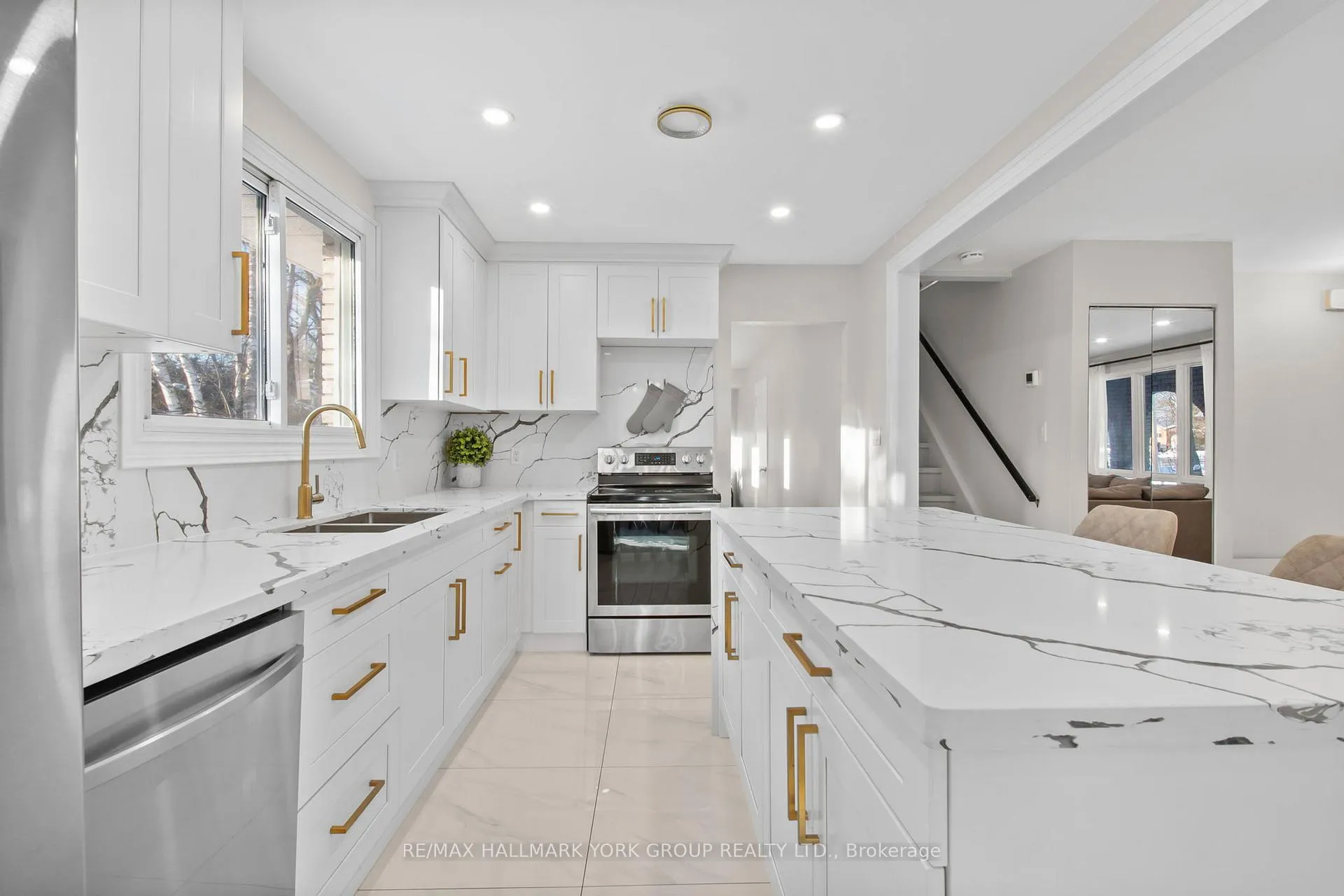 Photo 14 of 96 Riverview Beach Road, Georgina, Pefferlaw — HOMEH