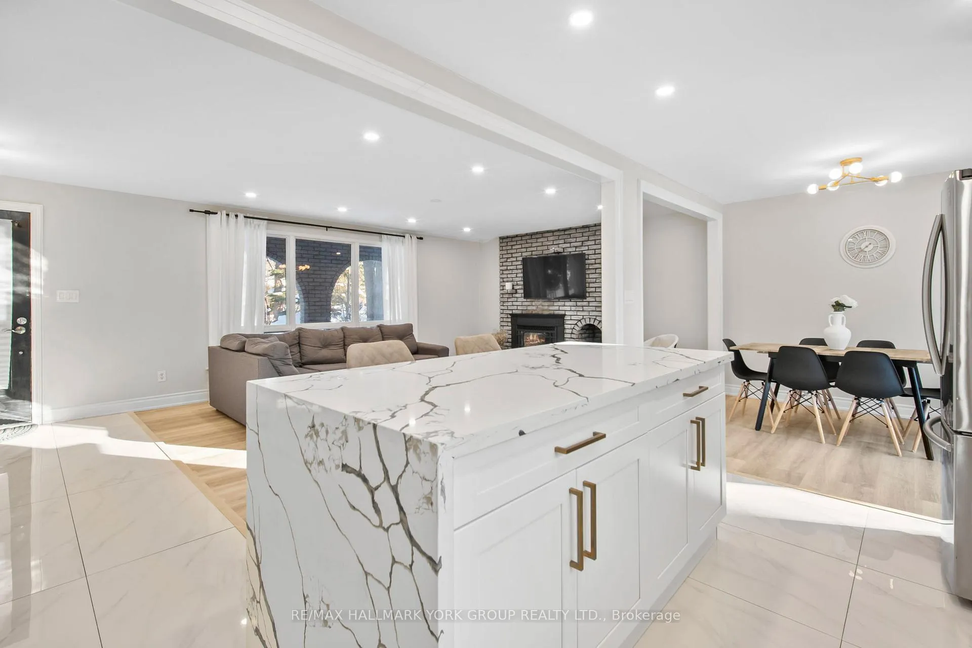 Photo 16 of 96 Riverview Beach Road, Georgina, Pefferlaw — HOMEH