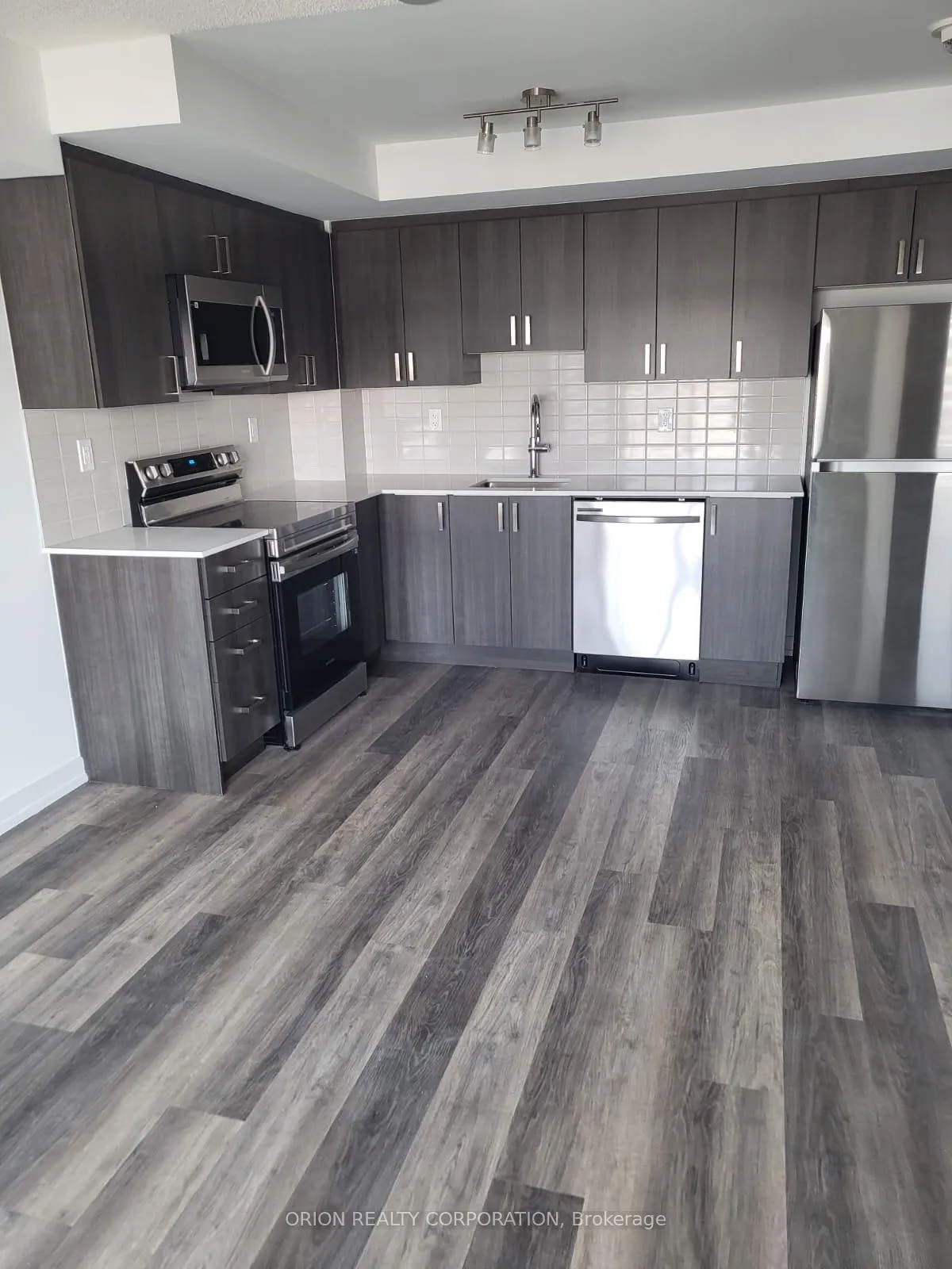 Photo 2 of Unit 911, 1435 Celebration Drive, Pickering, Bay Ridges — HOMEH