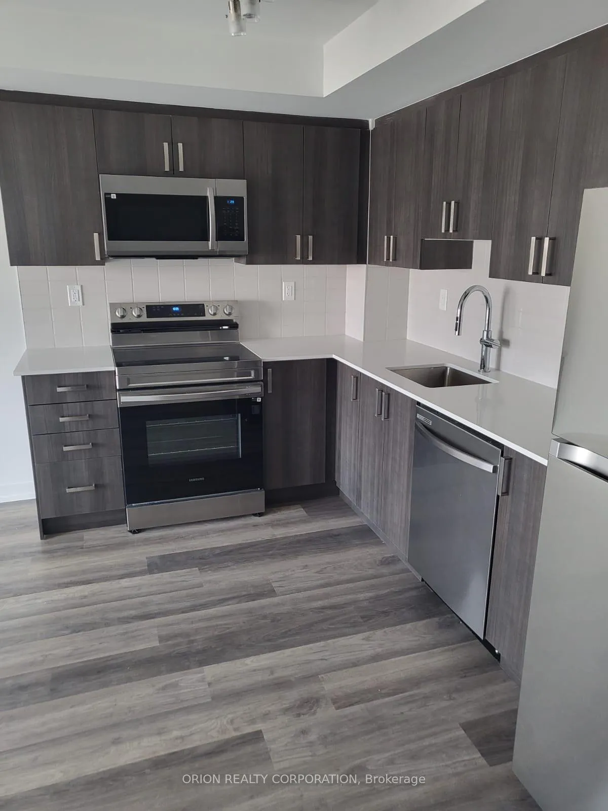 Photo 3 of Unit 911, 1435 Celebration Drive, Pickering, Bay Ridges — HOMEH