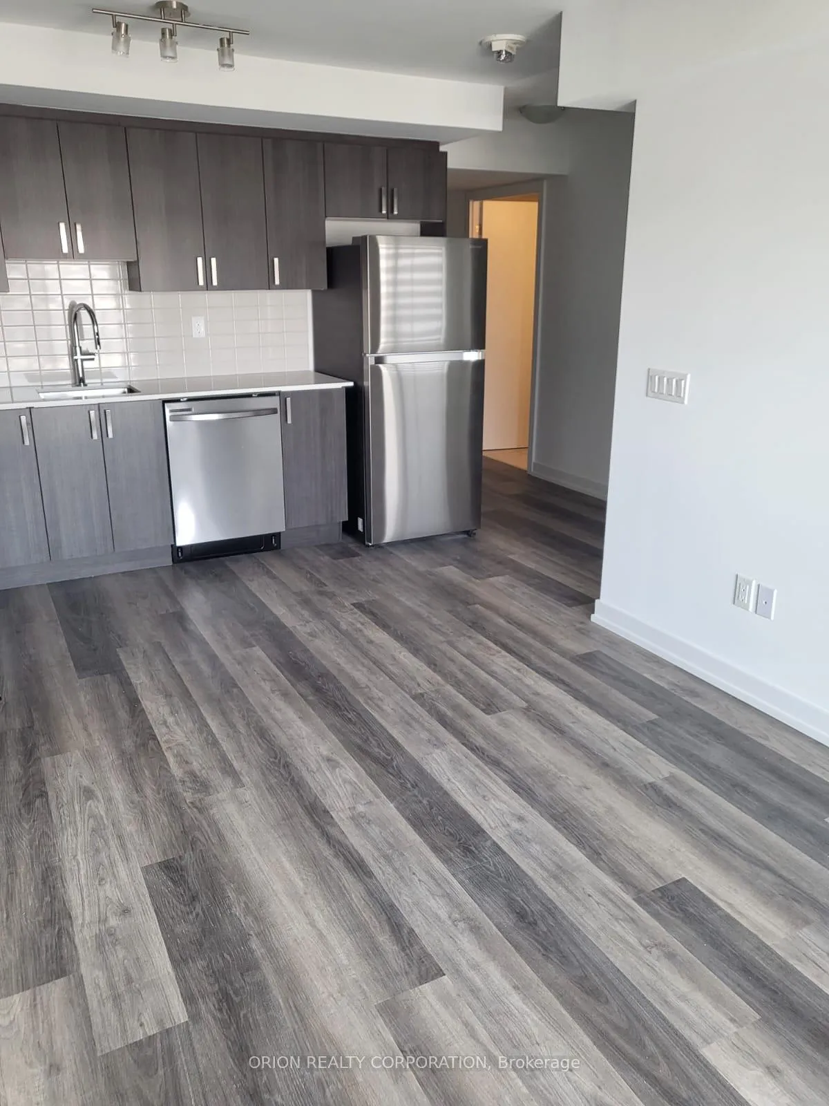 Photo 4 of Unit 911, 1435 Celebration Drive, Pickering, Bay Ridges — HOMEH